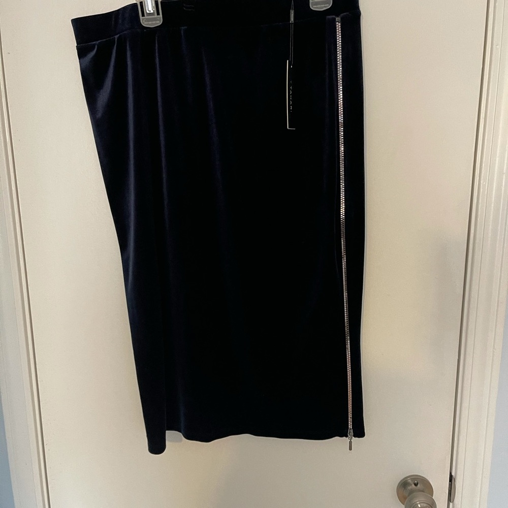 Skirt - Picture 4 of 4